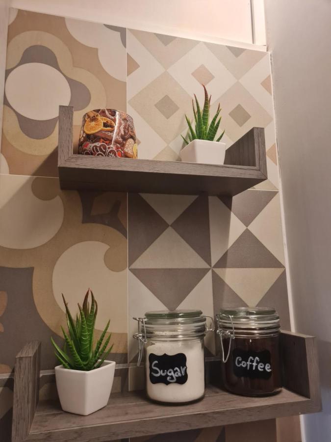 Station House Apartment *